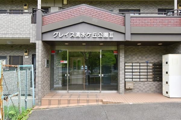 横浜市南区南太田１丁目の中古マンションのエントランス|清掃もしっかりとされたマンションです。
安心・安全・快適にお過ごしください