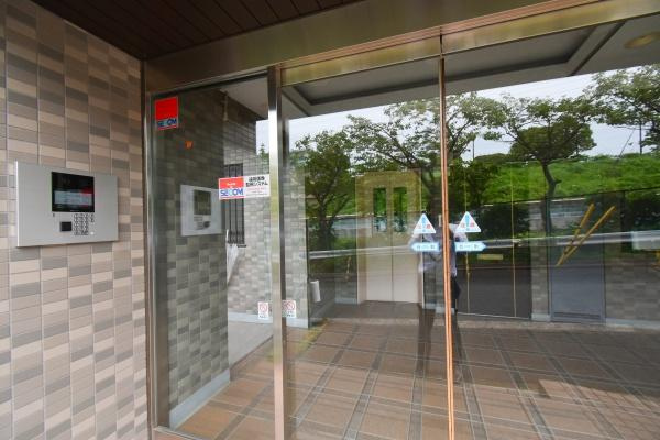 横浜市南区南太田１丁目の中古マンションのエントランス|エントランスにはオートロックがついており、防犯面も安心！
