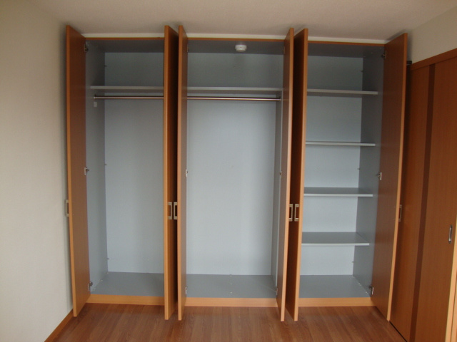 ヴィラ　ビアンカの収納|クローゼット