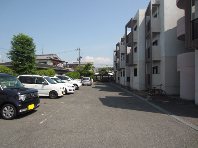 【駐車場】