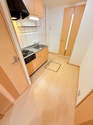 オレンジビレッジの玄関|キッチン