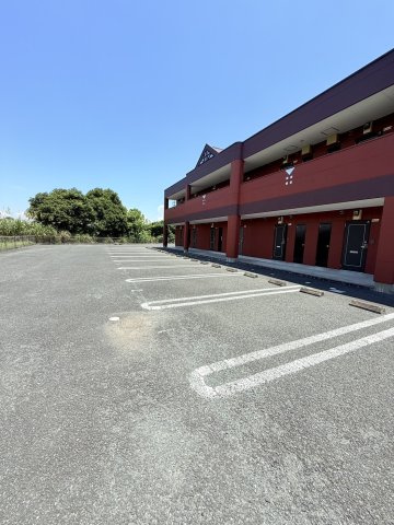 オレンジビレッジの駐車場