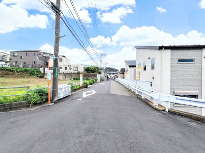 【前面道路含む現地写真】 | ◆座間市入谷東二丁目新築2号棟◆ | ◆当日見学のお受付もしております。お気軽に「045-482-7338」までお電話ください。