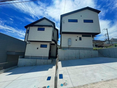 【外観】 | ◇◆旭区東希望が丘新築◆◇ | ◆一戸建てを中心とした街並みが整然と続き、周辺は高い建物が建っていないので、緑の多い閑静な趣を感じる環境です。街並みや周辺環境も重要なポイントです！！