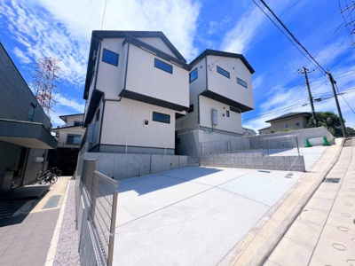 【前面道路含む現地写真】 | ◇◆旭区東希望が丘新築◆◇ | ◆前面道路も幅員があり車の運転も安心！前面道路は閑静な住宅地。車通りの少ない道路です。お子様にも安心です。