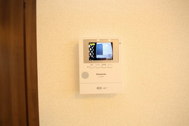 グレース　メロウ　Eのセキュリティ|カメラ付インターホンです