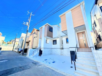【前面道路含む現地写真】 | ◆戸塚区下倉田町新築住宅2号棟◆ | ◆前面道路も幅員があり車の運転も安心！前面道路は閑静な住宅地。車通りの少ない道路です。お子様にも安心です。