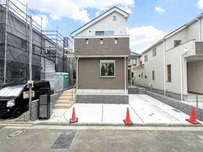 【外観】 | ◆◇阿久和西3丁目　新築戸建て◇◆ | ◆堂々たる趣ながら、主張し過ぎずどこか余裕を感じさせるシャープなフォルムで佇む邸宅は、晴天の空と照らし合わせる事で、本来あるべき完成形の姿を見せてくれます。