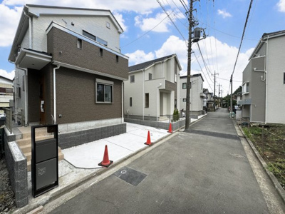 【外観】 | ◆◇阿久和西3丁目　新築戸建て◇◆ | ◆一戸建てを中心とした街並みが整然と続き、周辺は高い建物が建っていないので、緑の多い閑静な趣を感じる環境です。街並みや周辺環境も重要なポイントです！！