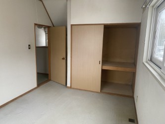 網走市駒場北６丁目中古住宅の洋室