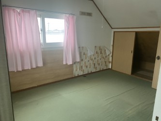 網走市駒場北６丁目中古住宅の洋室