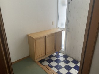 網走市駒場北６丁目中古住宅の玄関