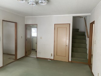 網走市駒場北６丁目戸建の居間・リビング