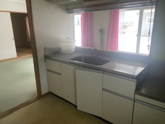 網走市駒場北６丁目中古住宅のキッチン