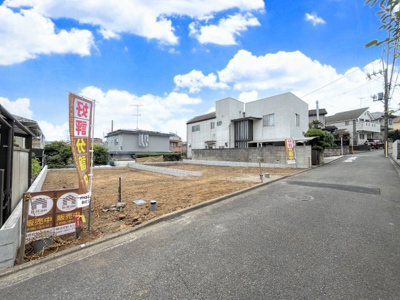 【前面道路含む現地写真】 | ◆◇白百合　新築戸建て　全2棟◇◆  | ◆前面道路も幅員があり車の運転も安心！前面道路は閑静な住宅地。車通りの少ない道路です。お子様にも安心です。