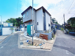 【外観】 | ◆◇舞岡町　新築戸建て◇◆ | ◆堂々たる趣ながら、主張し過ぎずどこか余裕を感じさせるシャープなフォルムで佇む邸宅は、晴天の空と照らし合わせる事で、本来あるべき完成形の姿を見せてくれます。