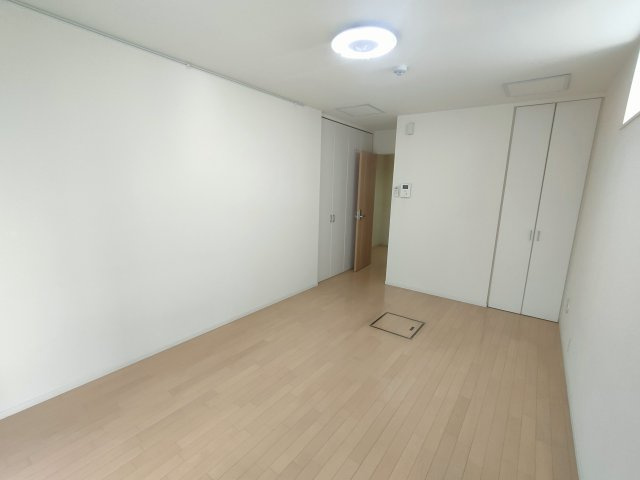 フロンティアコートの洋室