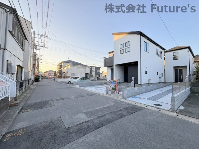 吉川市平沼1丁目　新築戸建　全3棟　3号棟の前面道路含む現地写真|前面道路含む現地写真です。