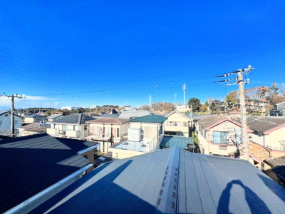 【展望】 | ◆戸塚区下倉田町新築住宅1号棟◆ | ◆気持ちのいい空が見渡せる広いバルコニー。爽やかな風を感じて、心躍る素敵な暮らしがはじまります。通風・採光にも優れ、心地よい光と風があふれています♪