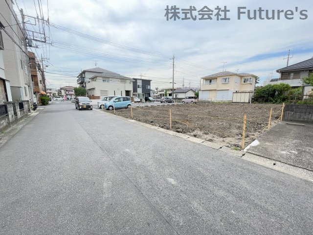 吉川市平沼1丁目・新築戸建・全3棟・2号棟の前面道路含む現地写真|前面道路含む現地写真です。