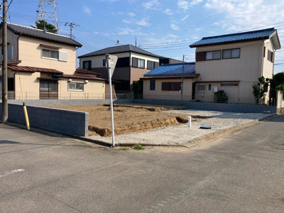 【前面道路含む現地写真】 | リーブルガーデン．S　熊谷新堀新田　 | 現地前面道路（2024年06月）撮影