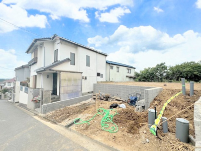 【外観】 | ◆◇川和町　新築戸建て◇◆ | ◆その邸が魅せる、気品・上質・重厚感・極細やかさ、そのすべては訪れた者に安らぎと品性を与える特別な空間です。ここに住むからこそ意味がある。すべての（始まり）をここから迎えます。