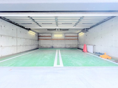 【駐車場】 | ◇◆十日市場町中古住宅◆◇ | ◆大切なお車の維持管理に便利な地下車庫。雨や風をしのげる駐車場です。