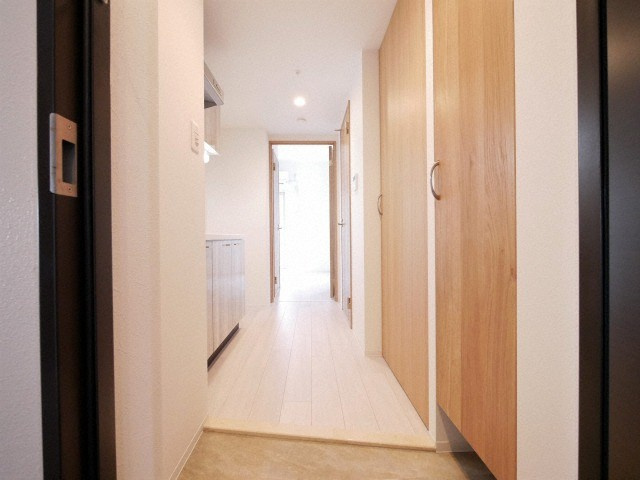 エスリード松屋町グレイスの玄関