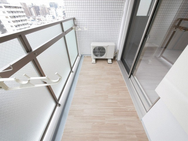 エスリード松屋町グレイスのバルコニー