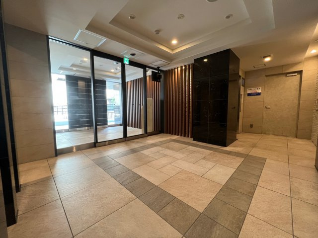 エスリード松屋町グレイスのロビー