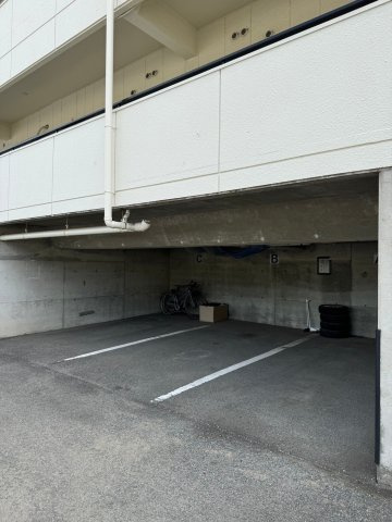 アストロ21の駐車場