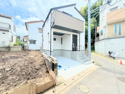 【前面道路含む現地写真】 | ◆◇中山6丁目　新築戸建て◇◆ | ◆一家だんらんのスペースとなるＬＤＫ。窓から明るい光が差し込み、思わず家族の会話も弾む快適な空間。