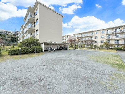 【外観】 | ◆◇竹山団地　4309棟◇◆ | ◆子育て世代のスタッフもいますので、お客様目線での物件選び、ご提案が可能です。お問い合わせいただきました物件以外も多数ご紹介させていただきます。