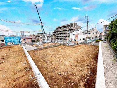 【外観】 | ◆横浜市緑区いぶき野新築I号棟◆ | ◆開発道路を囲むように区割りされた敷地。開放感や明るい雰囲気は他にはない条件です。