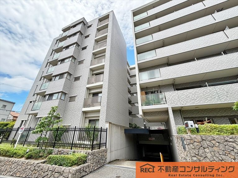 エスリード苦楽園老松町の外観|南向き陽当たり良好