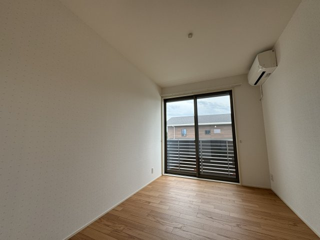 -三丁目不動産-　深谷市岡　積水ハウス様施工の洋室