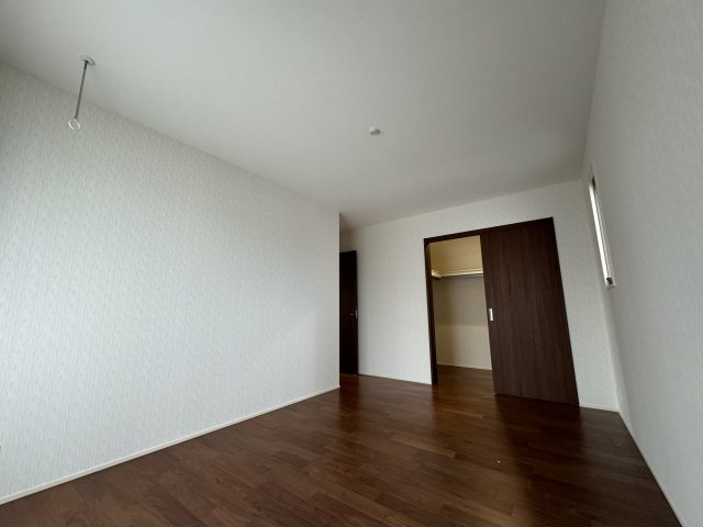 -三丁目不動産-　深谷市岡　積水ハウス様施工の洋室