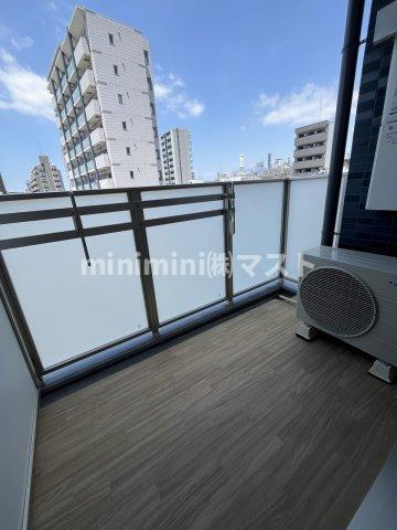 プレサンス大正フレンジのバルコニー|※参考写真　偶数階と奇数階でカラーが異なります