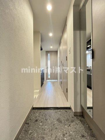 プレサンス大正フレンジの玄関|※参考写真　偶数階と奇数階でカラーが異なります