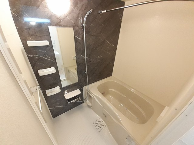 トゥワールフ　十日町の浴室|バス