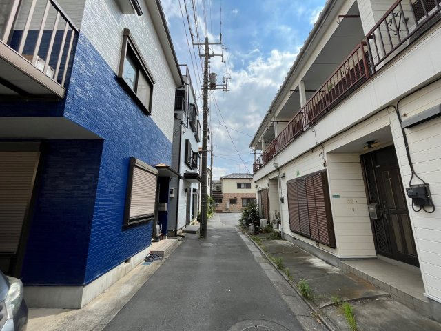 江戸川区春江町3丁目　中古戸建の前面道路含む現地写真