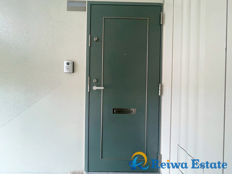 藤沢市大庭の中古マンションの玄関