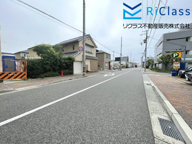 エクセルスカイ御崎公園の周辺|マンション前の道路です