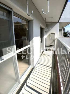 【バルコニー】 | シャトー江口 | 開放的で明るい空間を演出してくれるバルコニーです