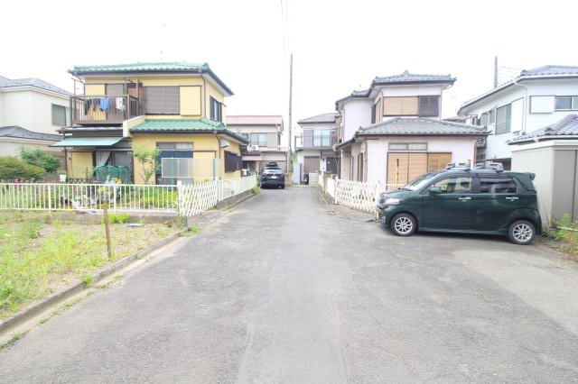 鶴ヶ島市下新田　建築条件なし売地　東武越生線『一本松駅』徒歩7分　【新町小学区】の前面道路含む現地写真