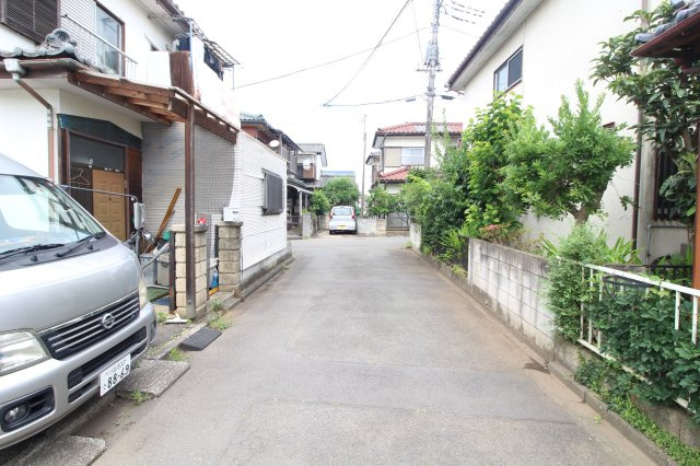 鶴ヶ島市下新田　建築条件なし売地　東武越生線『一本松駅』徒歩7分　【新町小学区】の前面道路含む現地写真
