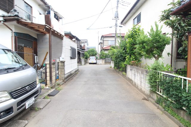 鶴ヶ島市下新田　建築条件なし売地　東武越生線『一本松駅』徒歩7分　【新町小学区】の前面道路含む現地写真