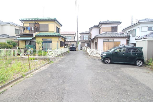 鶴ヶ島市下新田　建築条件なし売地　東武越生線『一本松駅』徒歩7分　【新町小学区】の前面道路含む現地写真