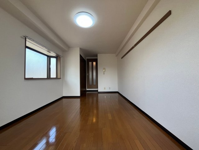 ハイツクローバーIIの居間・リビング