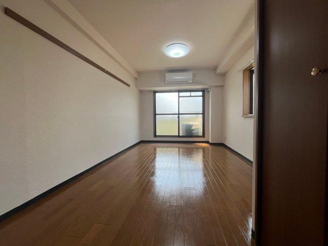 ハイツクローバーIIの居間・リビング